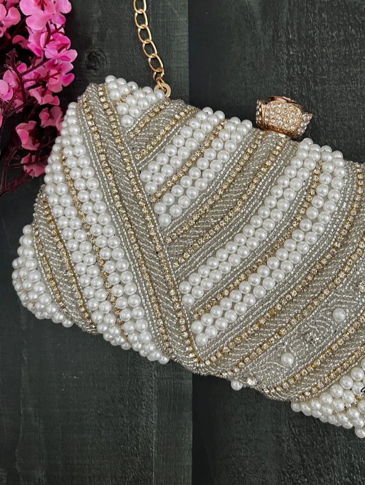 Pearl White Silver clutch [C102003]