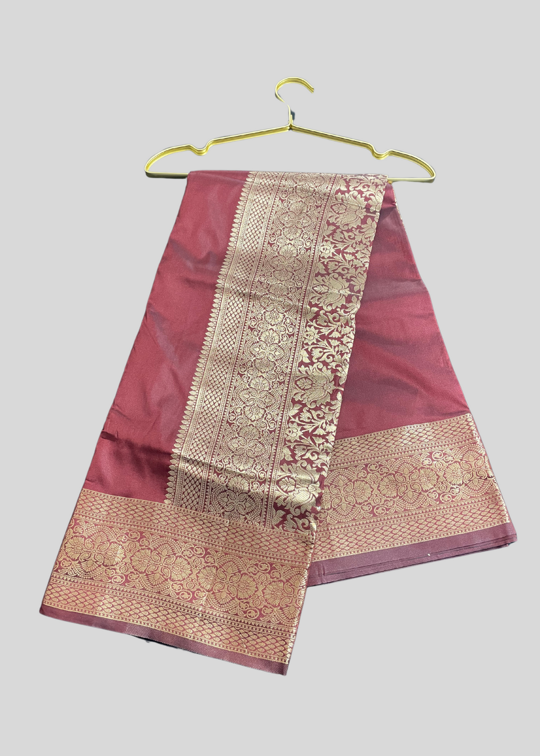 Maroon color soft kanchipuram silk saree with golden zari weaving work [SKU:S1001161]