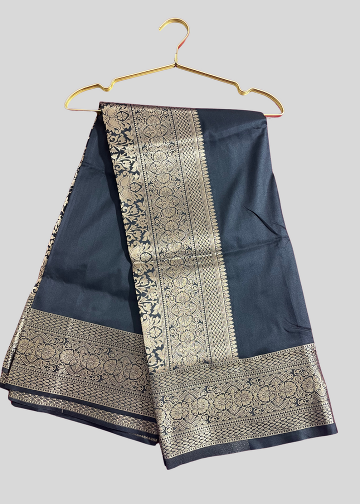 Black color soft kanchipuram silk saree with zari weaving work [SKU:S100361]