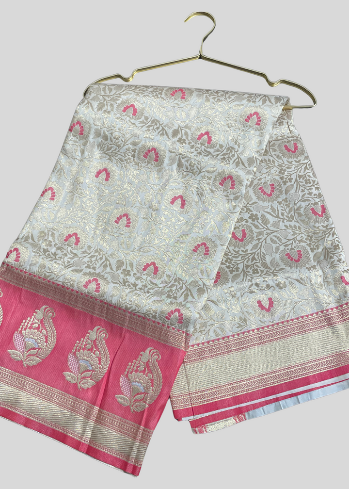Off white color kanchipuram silk saree with zari weaving work [SKU:S101603]