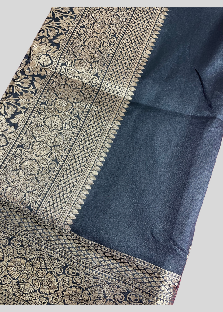 Black color soft kanchipuram silk saree with zari weaving work [SKU:S100361]