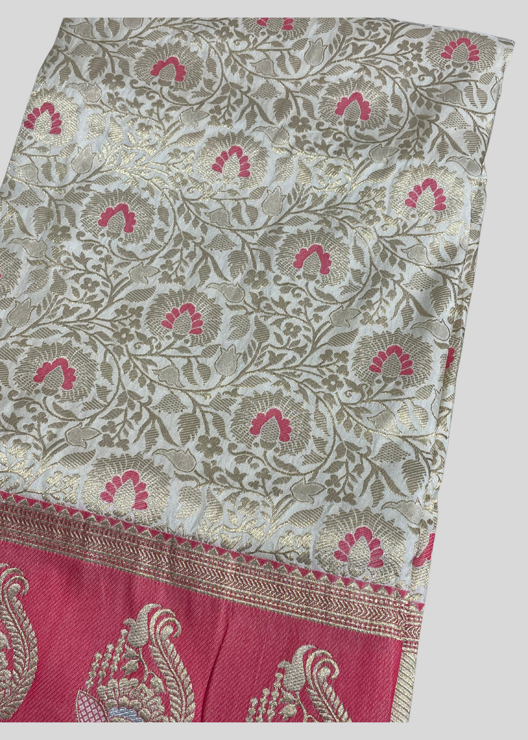 Off white color kanchipuram silk saree with zari weaving work [SKU:S101603]