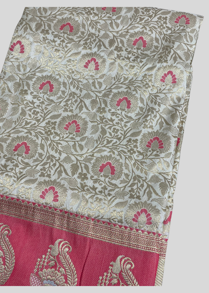 Off white color kanchipuram silk saree with zari weaving work [SKU:S101603]
