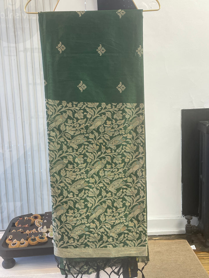 # Green Banglori Handloom Raw Silk Saree [SKU: SO104512]
