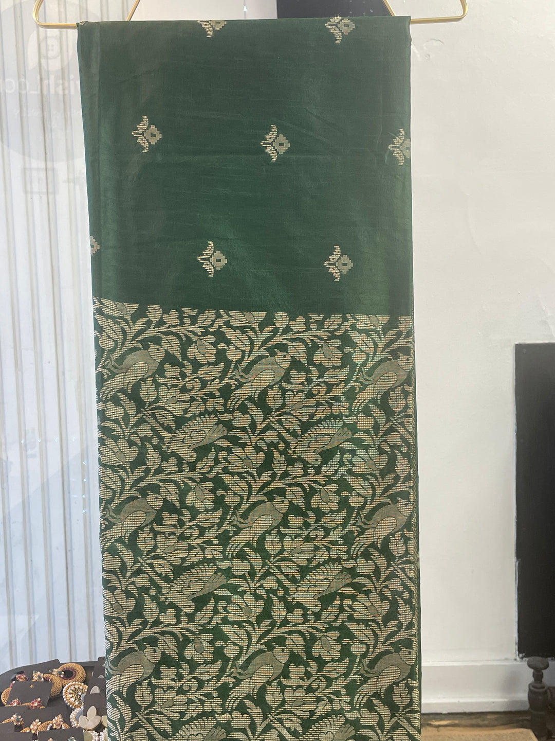# Green Banglori Handloom Raw Silk Saree [SKU: SO104512]