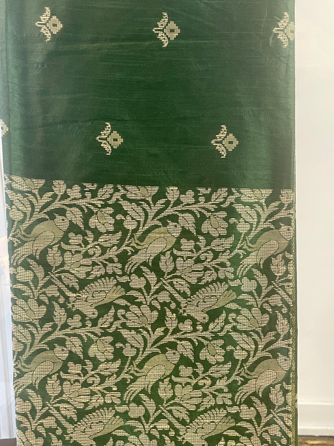 # Green Banglori Handloom Raw Silk Saree [SKU: SO104512]