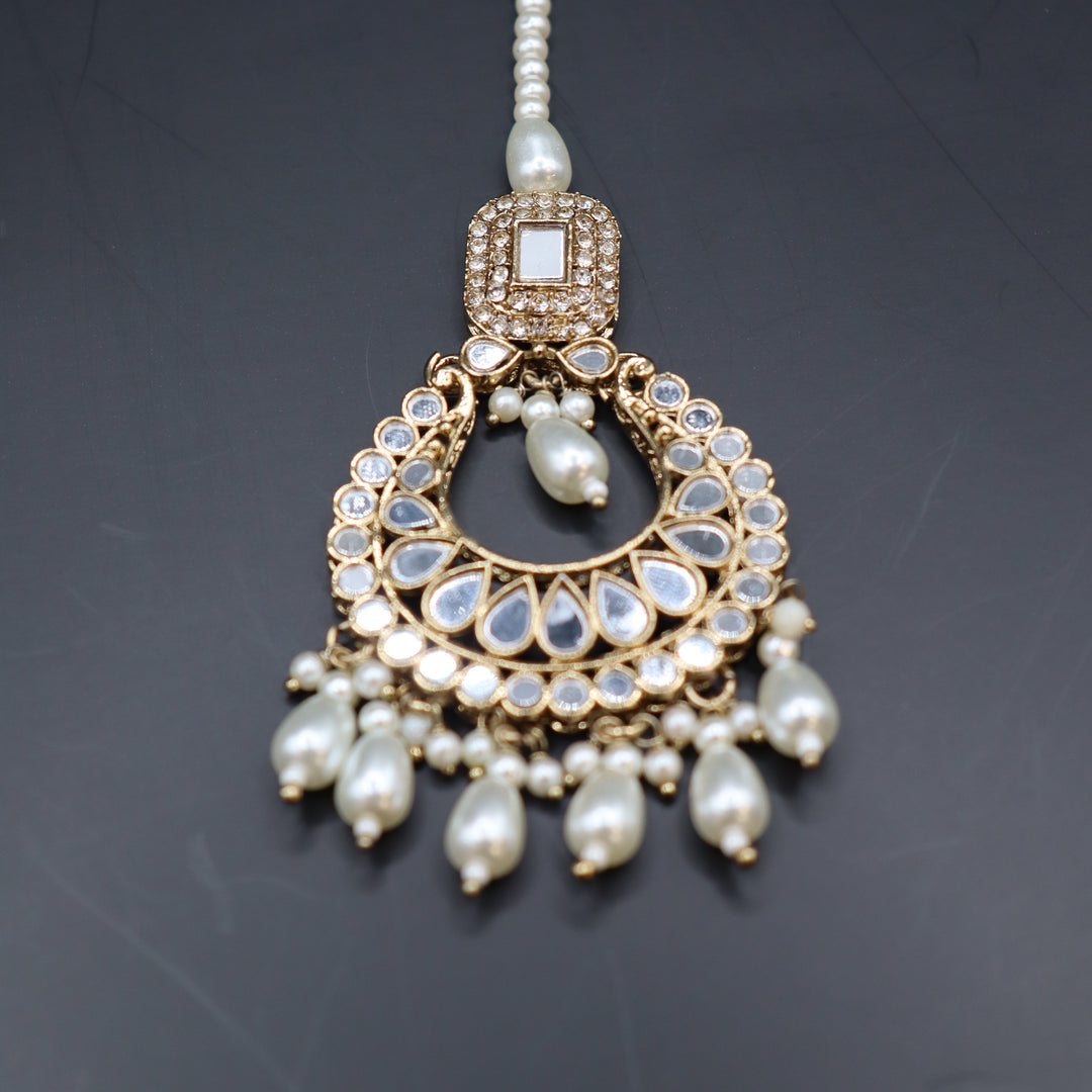 Daisy Premium Quality Mirror Work Choker Set [SKU: N010291]