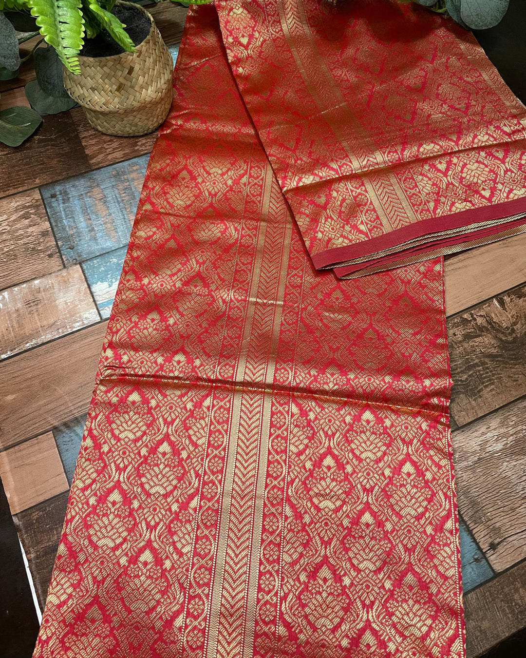 # Vermilion Red Pure Lichi Silk Saree [SKU: SO105118]