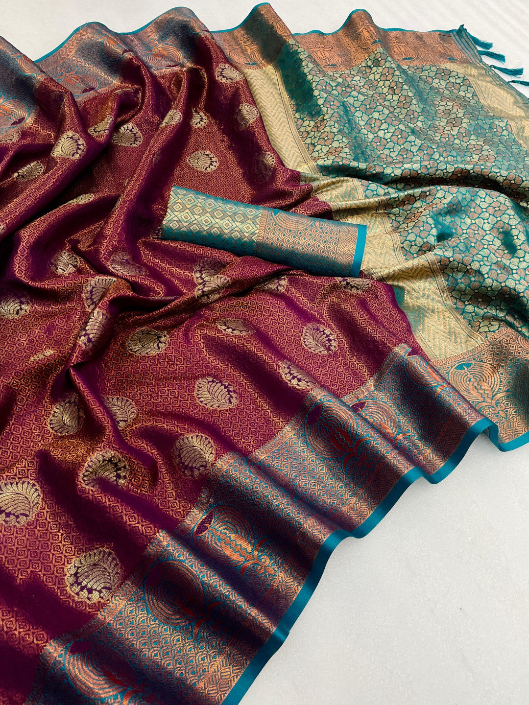 Magenta color kanchipuram silk saree with zari weaving work [SKU:S1001022]